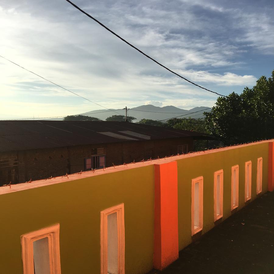 Aini Home Stay Ternate Exterior foto